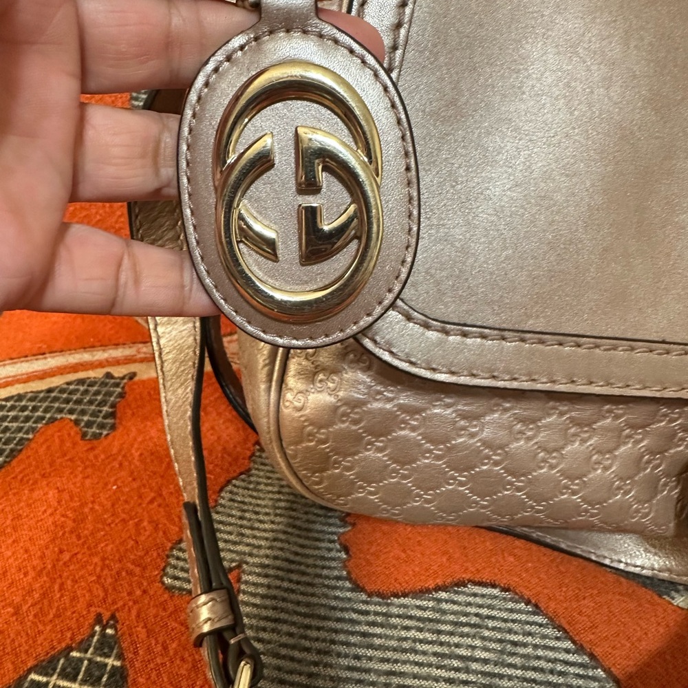 Gucci Metallic Blush Crossbody Bag - Picture 2 of 14
